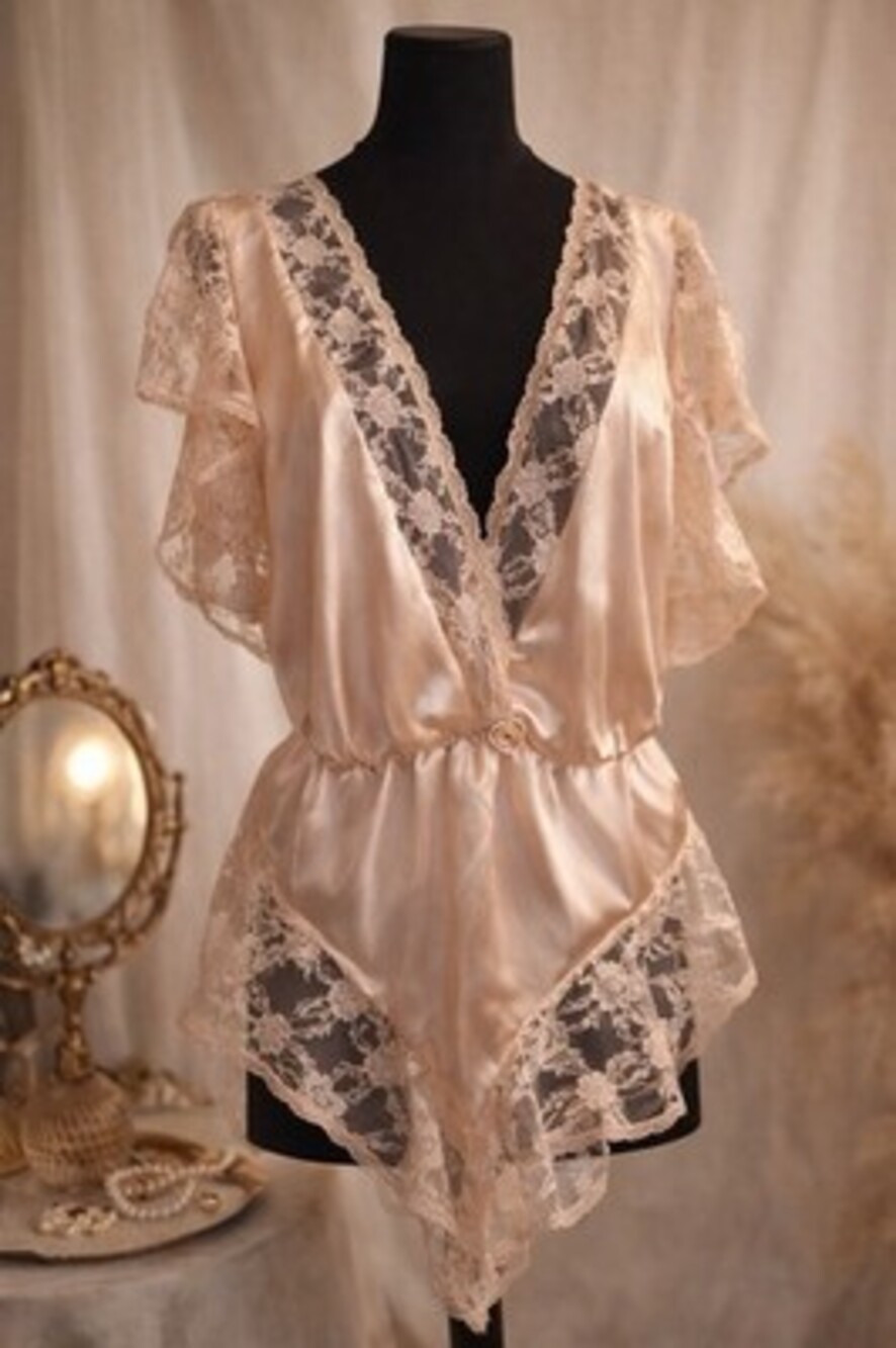 VINTAGE 80s Frederick’s Of Hollywood, Rare Light Pink Cream XL